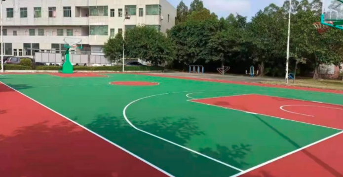 解析新国标塑胶球场特点